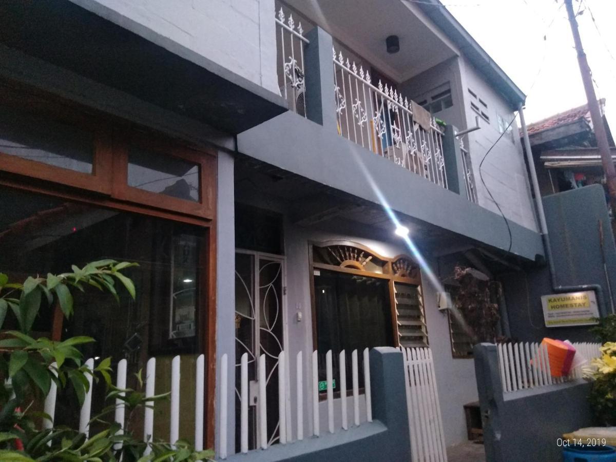Spot On 2033 Kayumanis Homestay Syariah Jacarta Exterior foto