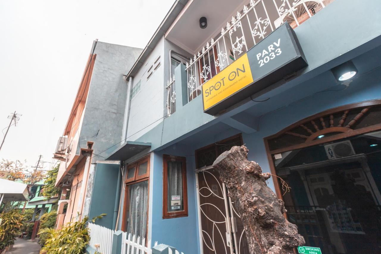 Spot On 2033 Kayumanis Homestay Syariah Jacarta Exterior foto