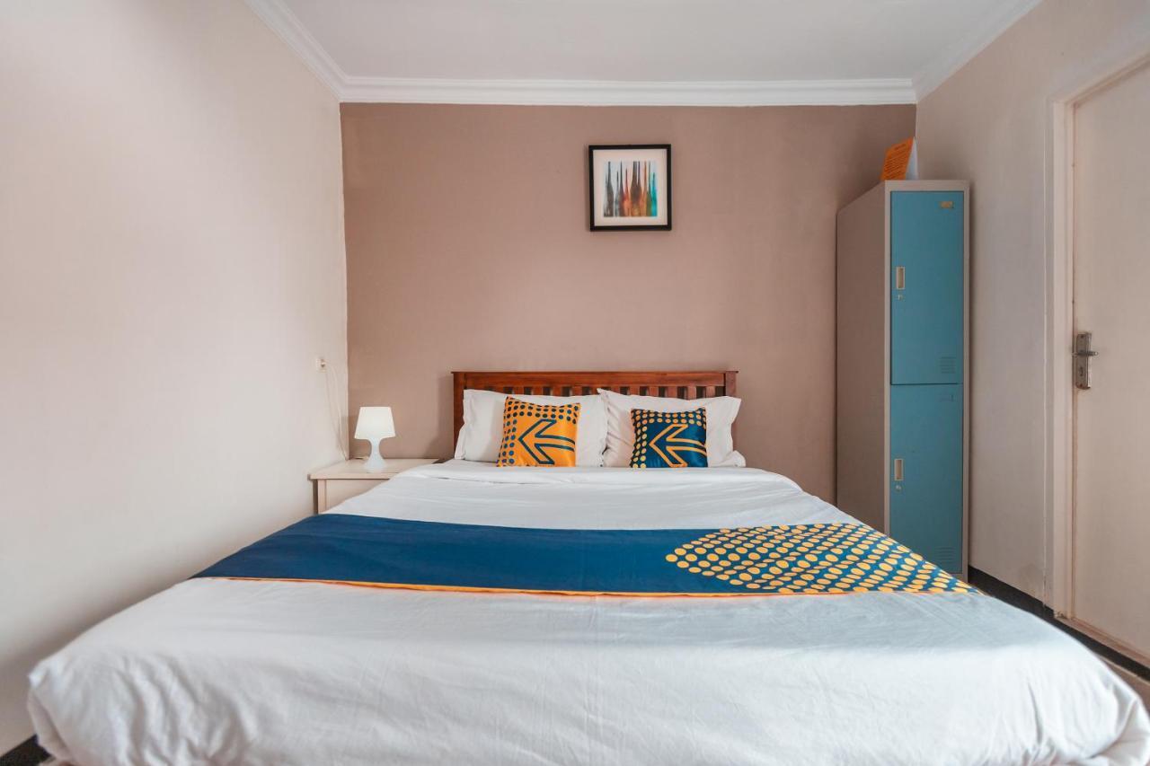 Spot On 2033 Kayumanis Homestay Syariah Jacarta Exterior foto
