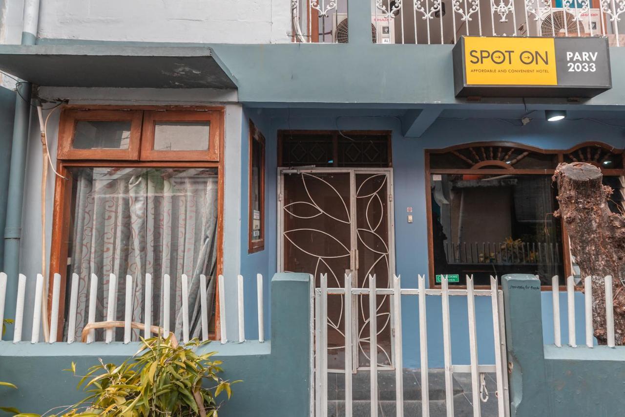 Spot On 2033 Kayumanis Homestay Syariah Jacarta Exterior foto