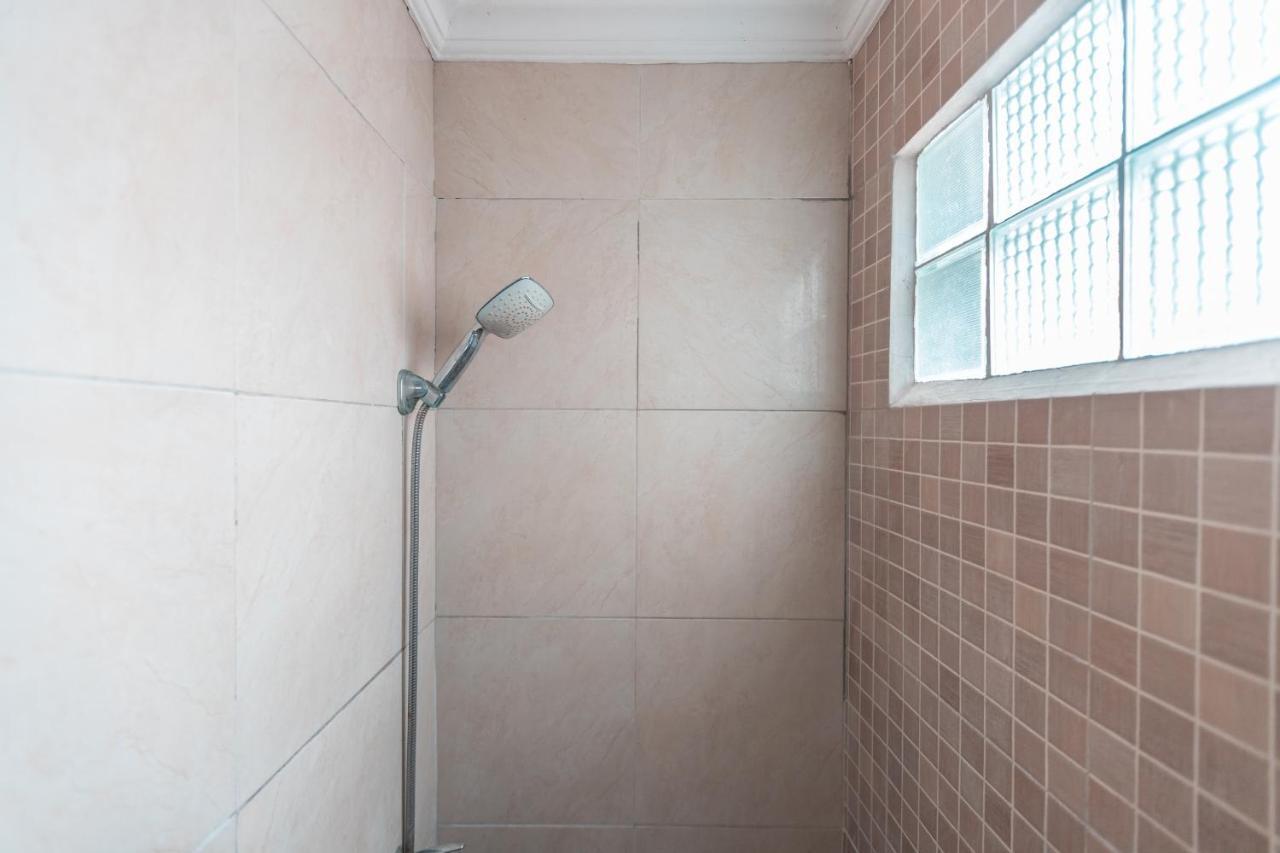 Spot On 2033 Kayumanis Homestay Syariah Jacarta Exterior foto
